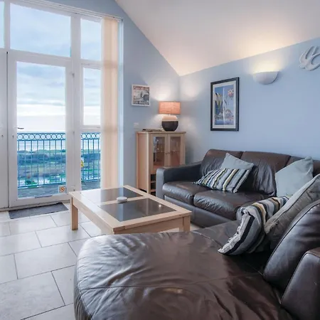 Ewyn Y Don - 2 Bedroom Apartment - Pendine Exterior photo
