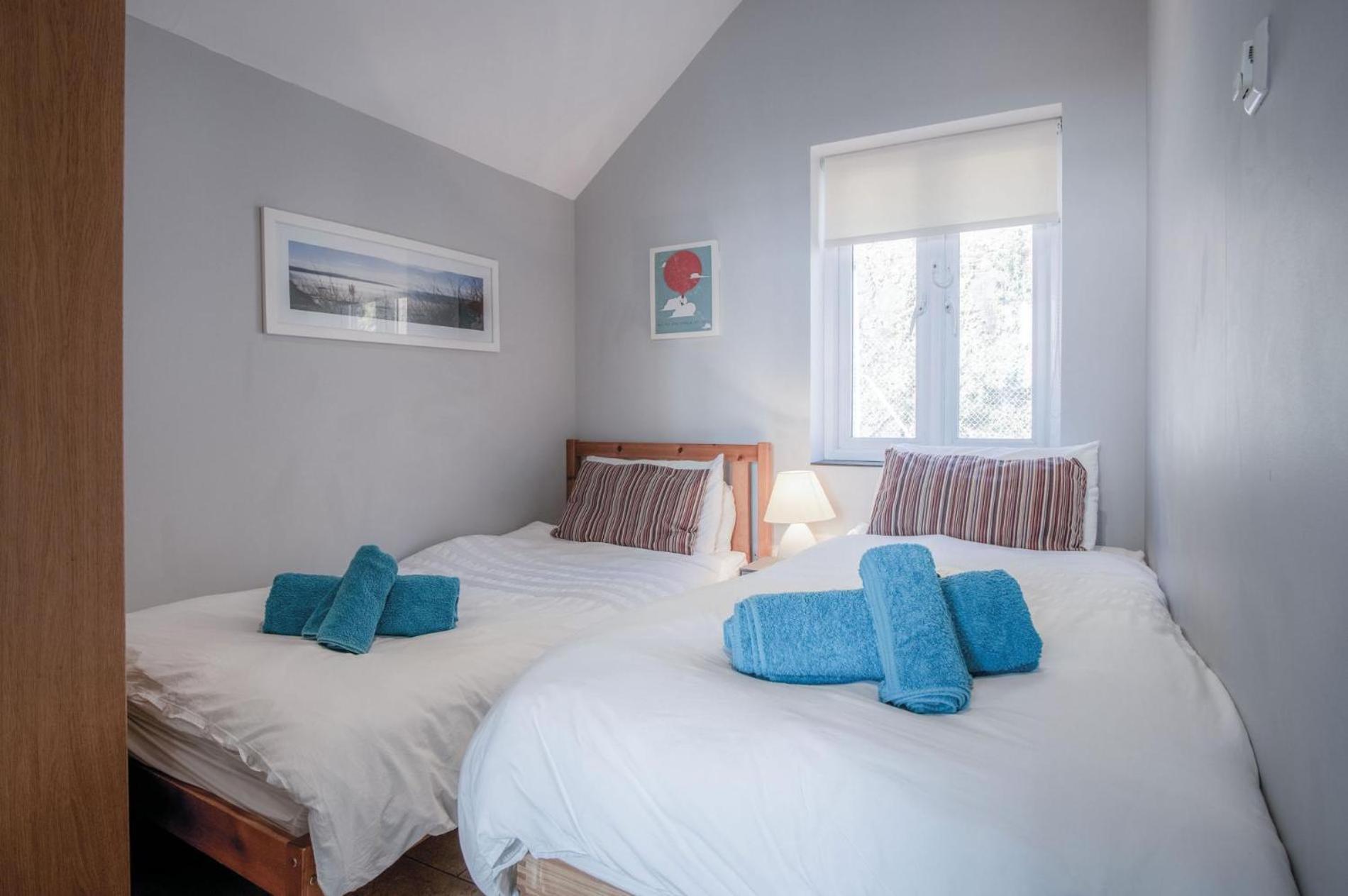 Ewyn Y Don - 2 Bedroom - Apartment Pendine