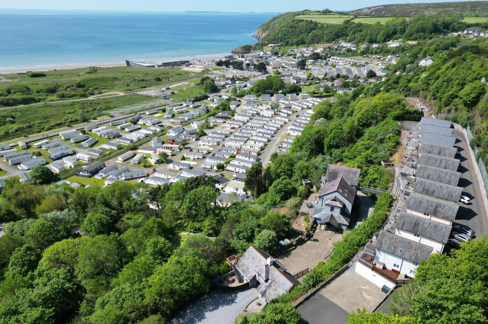 Ewyn Y Don - 2 Bedroom - Apartment Pendine